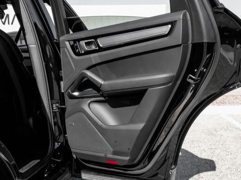 Used 2020 Porsche Cayenne Turbo image 55