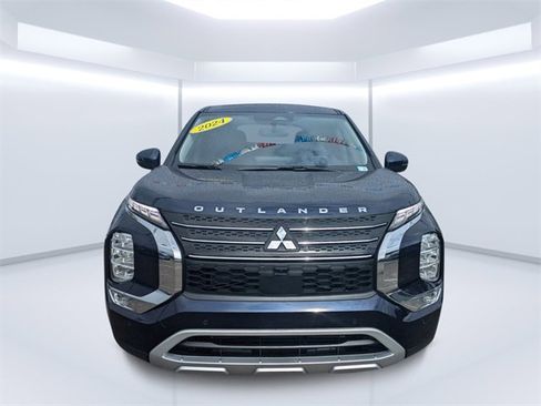 New 2025 Mitsubishi Outlander SE image 8