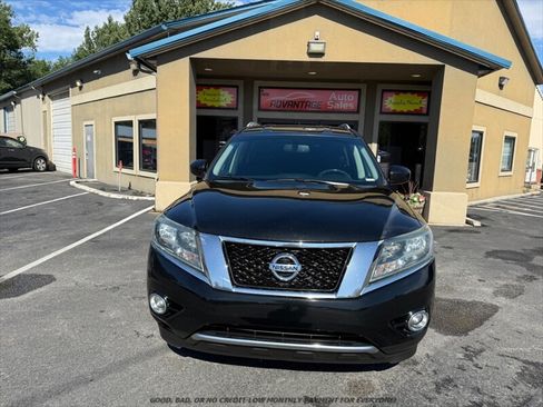 Used 2016 Nissan Pathfinder SV w/ SV Cold Weather Package AWD/4WD image 2
