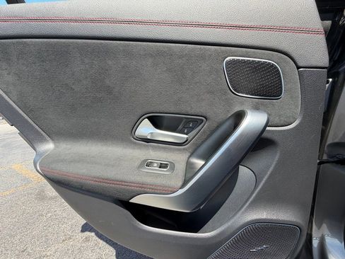 Used 2023 Mercedes-Benz CLA 250 image 30