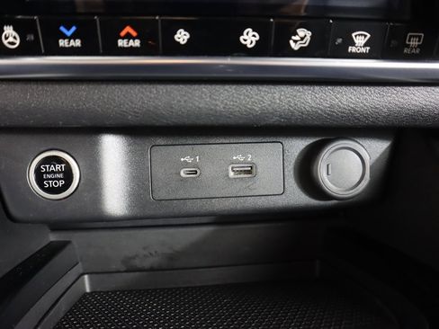 Used 2023 Nissan Rogue SL w/ SL Premium Package image 54