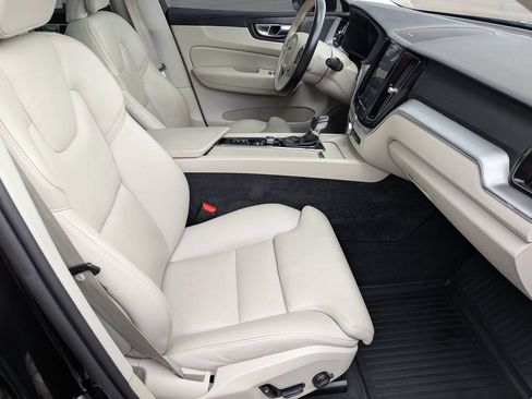 Used 2019 Volvo XC60 T6 Momentum w/ Protection Package Premier AWD/4WD image 21