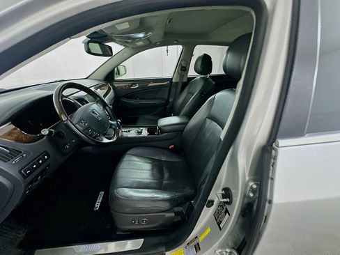 Used 2012 Hyundai Equus Signature RWD image 13