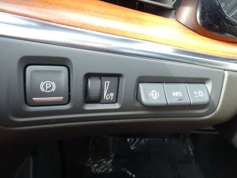 Used 2021 Cadillac XT5 Premium Luxury AWD/4WD image 25