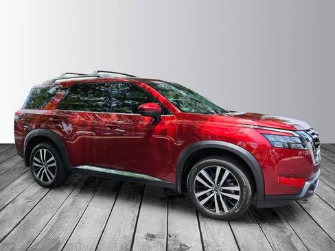 Used 2025 Nissan Pathfinder Platinum AWD/4WD image 7