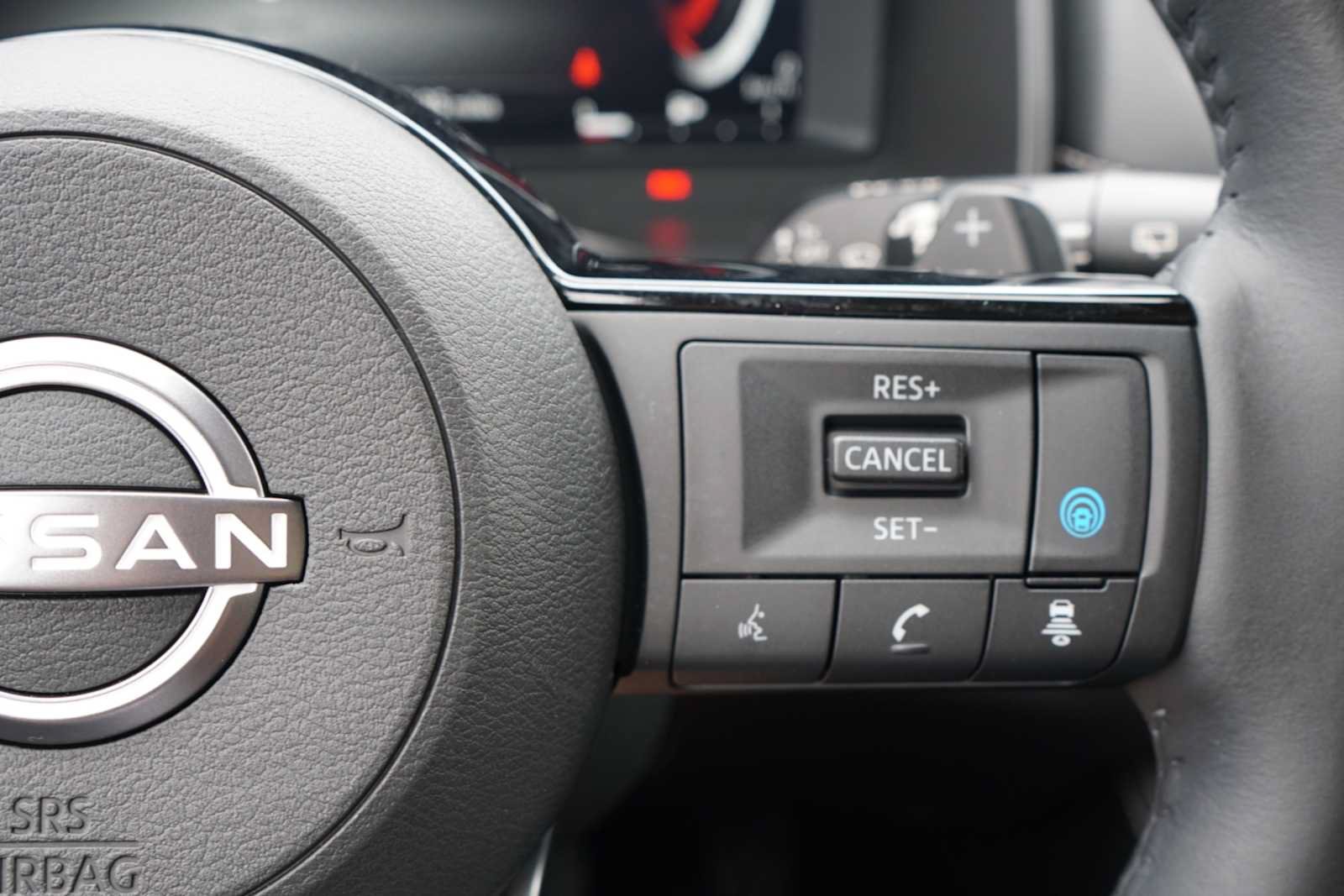 Used 2023 Nissan Rogue Platinum w/ Platinum Premium Package FWD image 12