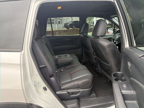 Used 2023 Honda Passport TrailSport image 32