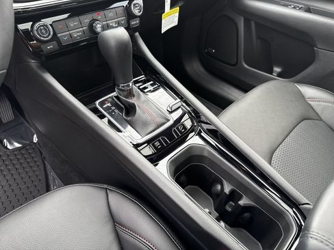 New 2026 Jeep Compass Trailhawk w/ Sun, Sound & Navigation Group AWD/4WD image 24