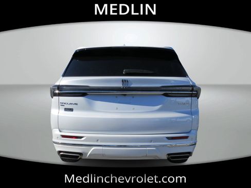 Used 2025 Buick Enclave Avenir w/ Super Cruise Package image 7