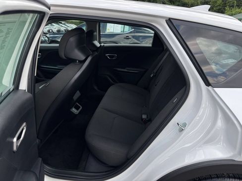 Used 2026 Kia K4 FWD image 25