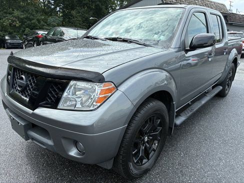 Used 2020 Nissan Frontier SV w/ Midnight Edition Floor Mats RWD image 3