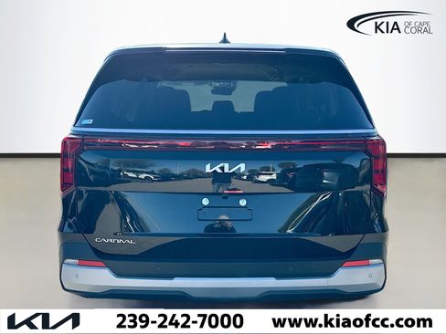 New 2026 Kia Carnival image 4