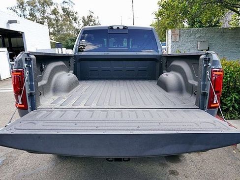 New 2026 RAM 2500 Laramie AWD/4WD image 19