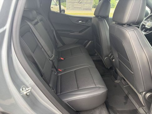 New 2027 Chevrolet Equinox LT w/ Convenience Package II FWD image 12