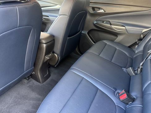 Used 2023 Chevrolet Bolt EUV LT w/ Convenience Package FWD image 15