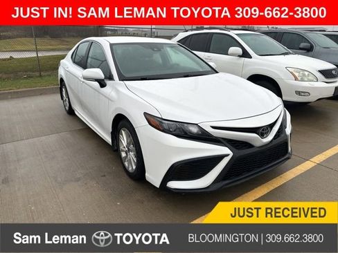 Used 2023 Toyota Camry SE image 1