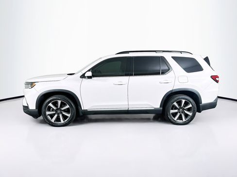 Used 2024 Honda Pilot Touring image 4
