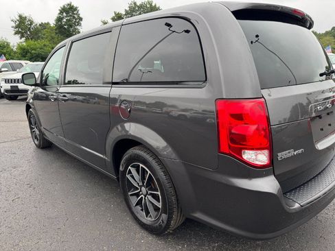 Used 2018 Dodge Grand Caravan SE FWD image 10