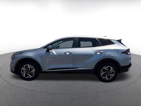 Used 2025 Kia Sportage LX FWD image 9