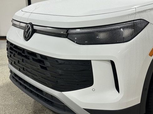 New 2026 Volkswagen Tiguan SE image 8