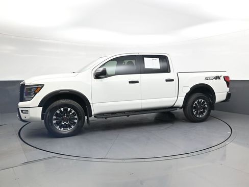 Used 2023 Nissan Titan PRO-4X w/ Pro-4x Utility Package AWD/4WD image 12