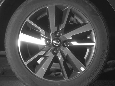 Used 2025 Nissan Versa SV FWD image 15