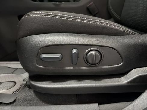 Used 2022 GMC Terrain SLE w/ Driver Convenience Package AWD/4WD image 12