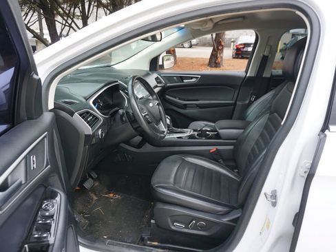 Used 2018 Ford Edge SEL w/ Equipment Group 201A FWD image 2