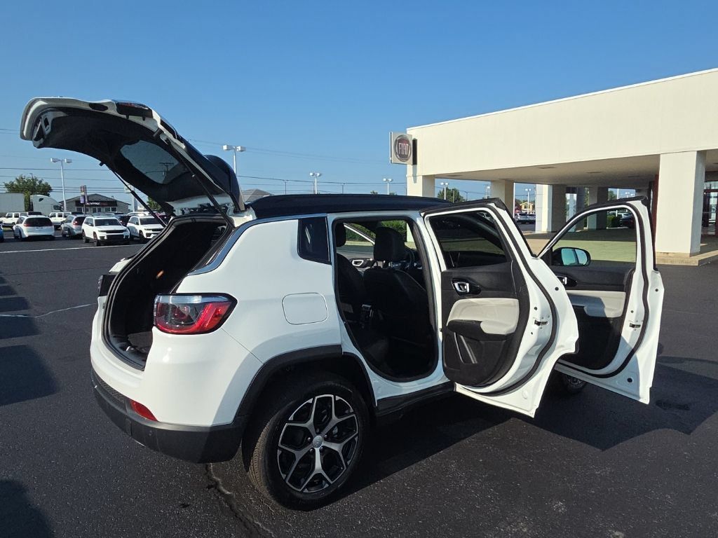 Used 2024 Jeep Compass Limited AWD/4WD image 15