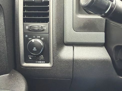 Used 2019 RAM 1500 Express w/ Express Value Package AWD/4WD image 14
