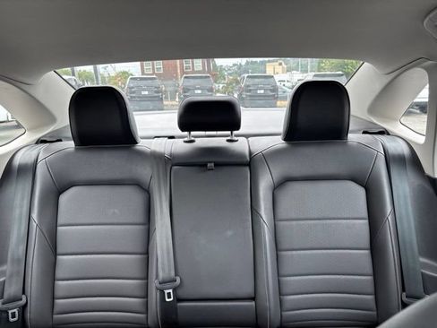 Used 2024 Volkswagen Jetta SE FWD image 29