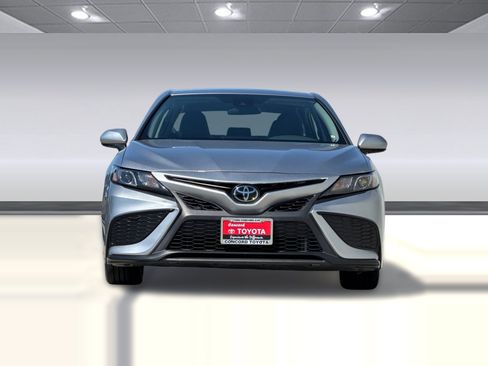 Used 2024 Toyota Camry SE FWD image 5