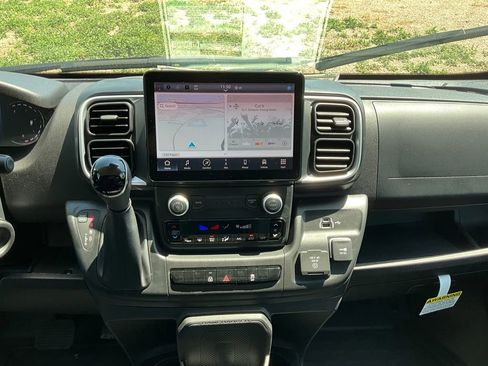 New 2025 RAM ProMaster 1500 w/ Quick Order Package 22G SLT image 11