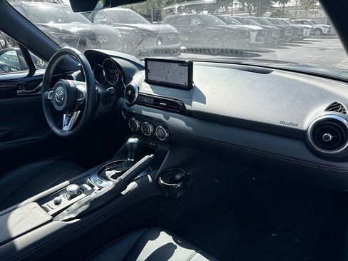 Used 2025 MAZDA MX-5 Miata RF Grand Touring image 26