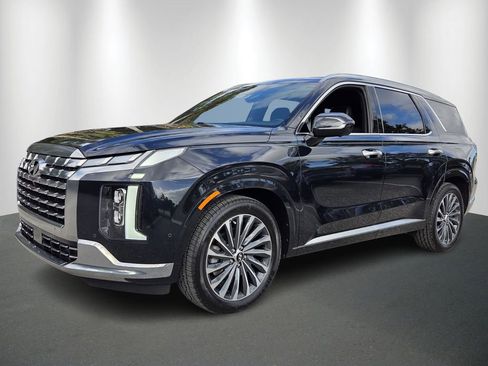 Used 2024 Hyundai Palisade Calligraphy image 3