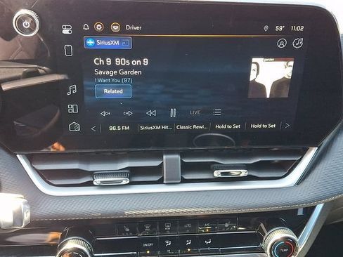Used 2025 Chevrolet Equinox LT FWD image 11