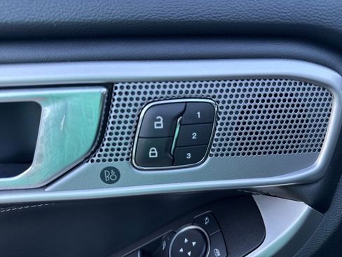 Used 2022 Ford Explorer Limited w/ Equipment Group 301A image 22