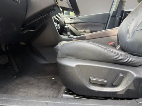 Used 2017 MAZDA MAZDA3 Grand Touring w/ Premium Equipment Package FWD image 18