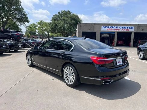 Used 2018 BMW 740i RWD image 10