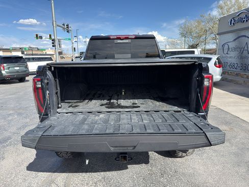 Used 2024 GMC Sierra 2500 AT4 w/ AT4 Premium Plus Package image 13