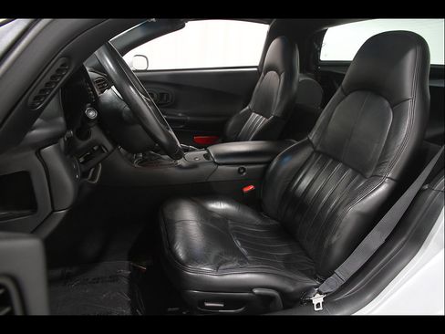 Used 1998 Chevrolet Corvette Coupe w/ Roof Pkg RWD image 6