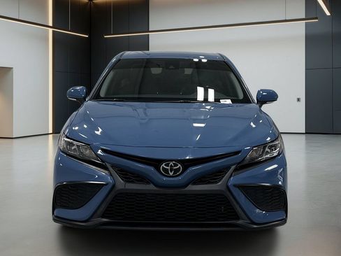 Used 2023 Toyota Camry SE FWD image 9