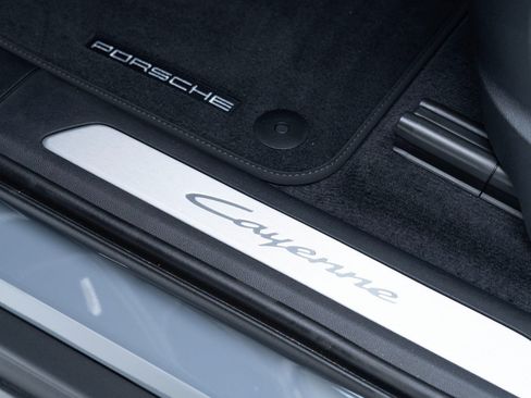 Certified 2026 Porsche Cayenne AWD/4WD image 14