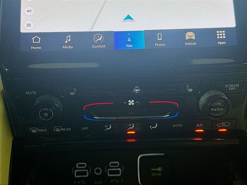 Used 2023 Jeep Grand Cherokee Limited image 24