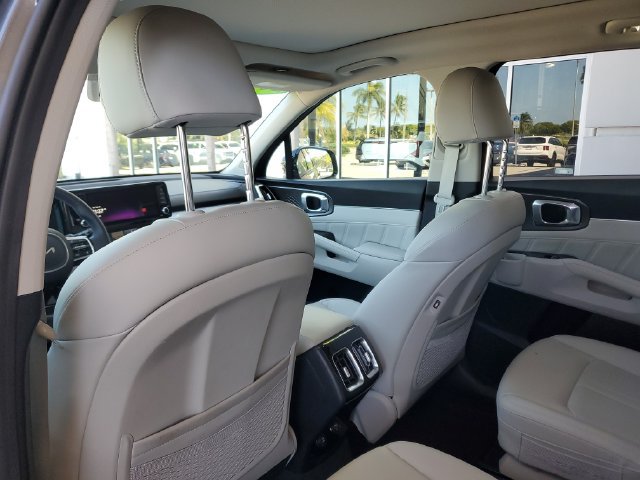 Used 2023 Kia Sorento SX AWD/4WD image 9