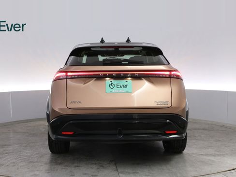 Used 2023 Nissan Ariya image 15