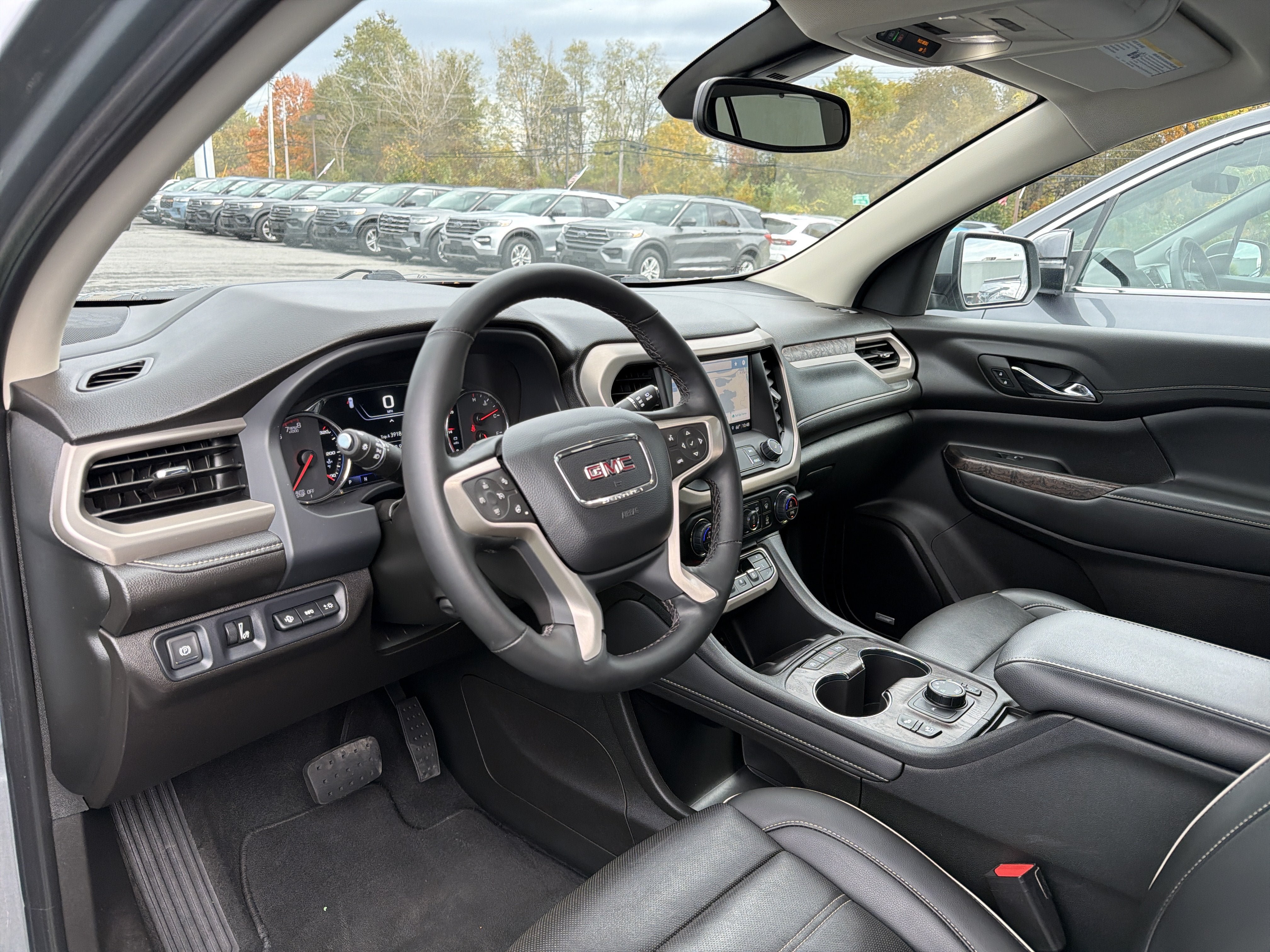 Used 2023 GMC Acadia Denali AWD/4WD image 9