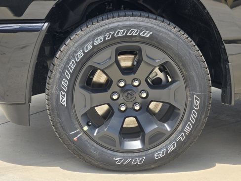 New 2026 RAM 1500 Express AWD/4WD image 10