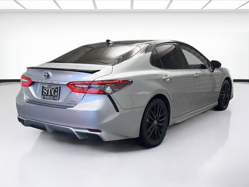 Used 2022 Toyota Camry XSE image 4