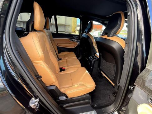 Used 2023 Volvo XC90 T8 Ultimate w/ Lounge Package image 30